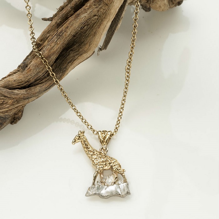 Silver Giraffe Pendant